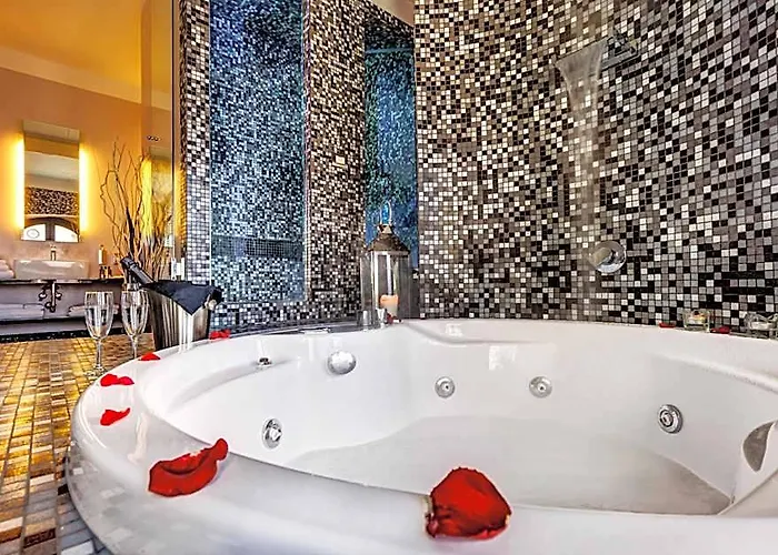Hotel Dharma Luxury & 4*